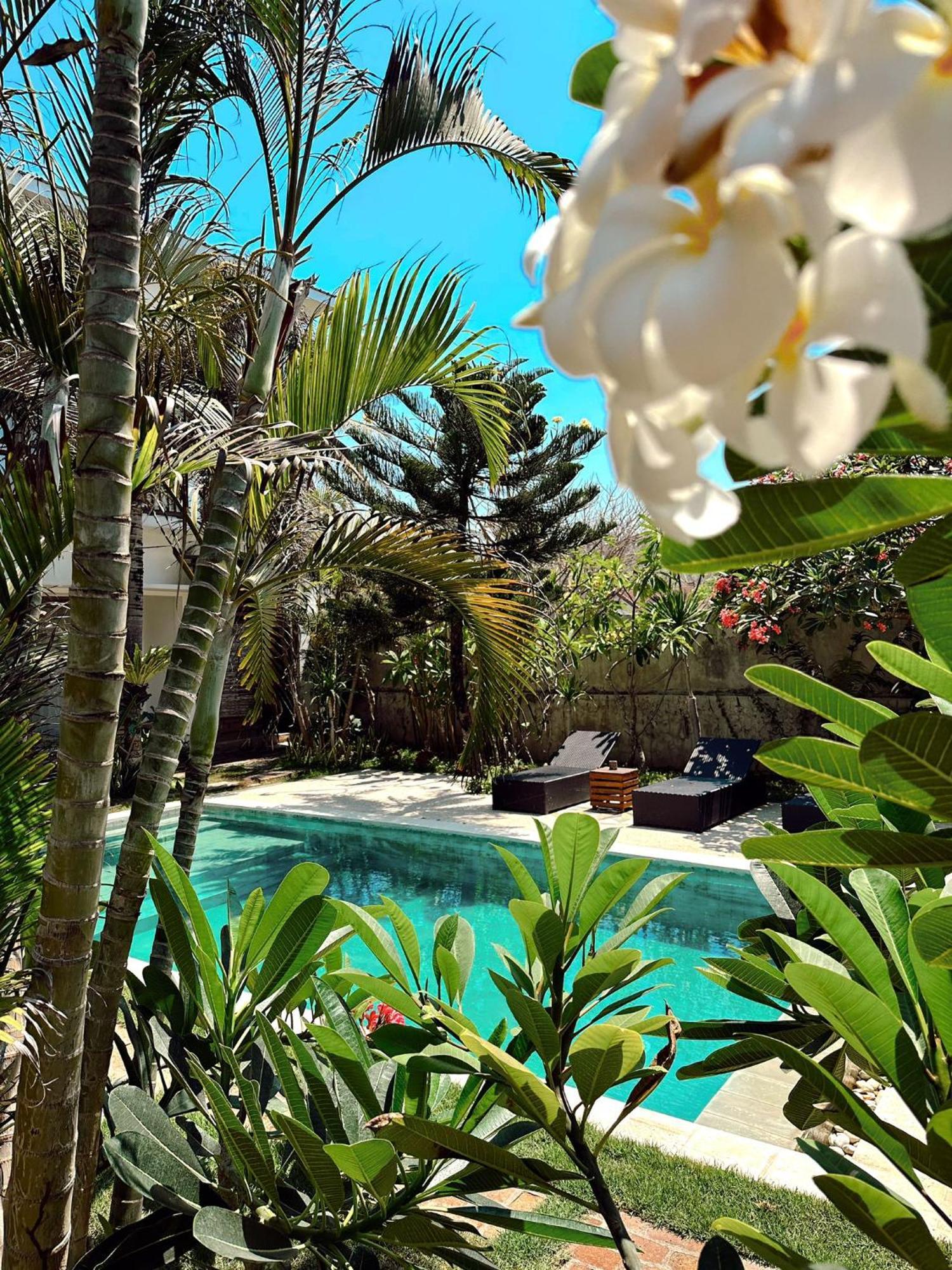 Hotel Hi5 Kuta à Kuta  Extérieur photo
