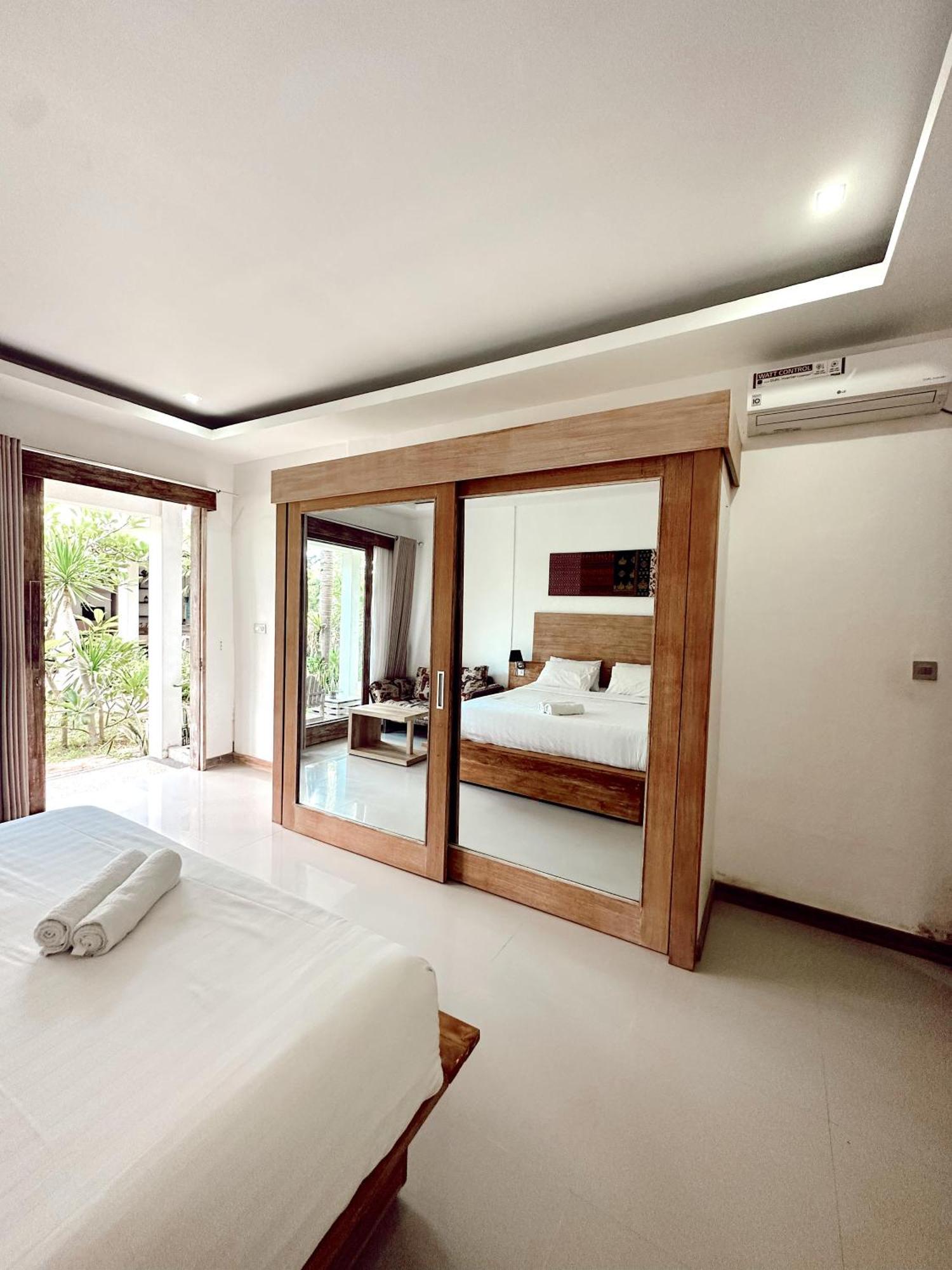 Hotel Hi5 Kuta à Kuta  Extérieur photo