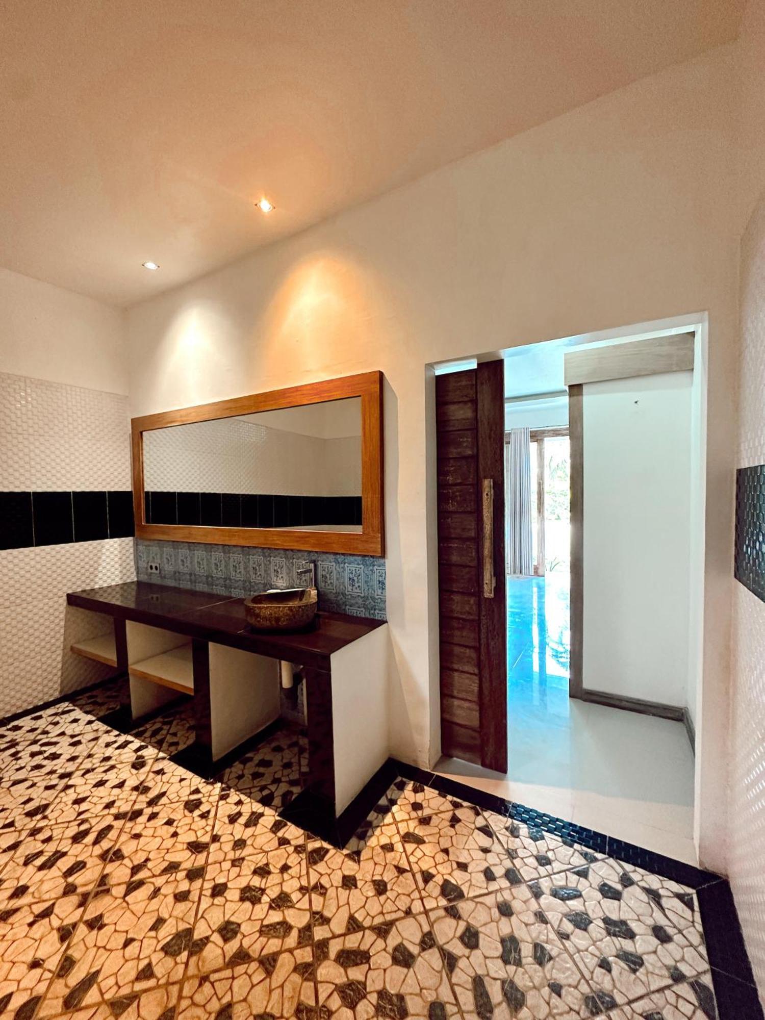 Hotel Hi5 Kuta à Kuta  Extérieur photo