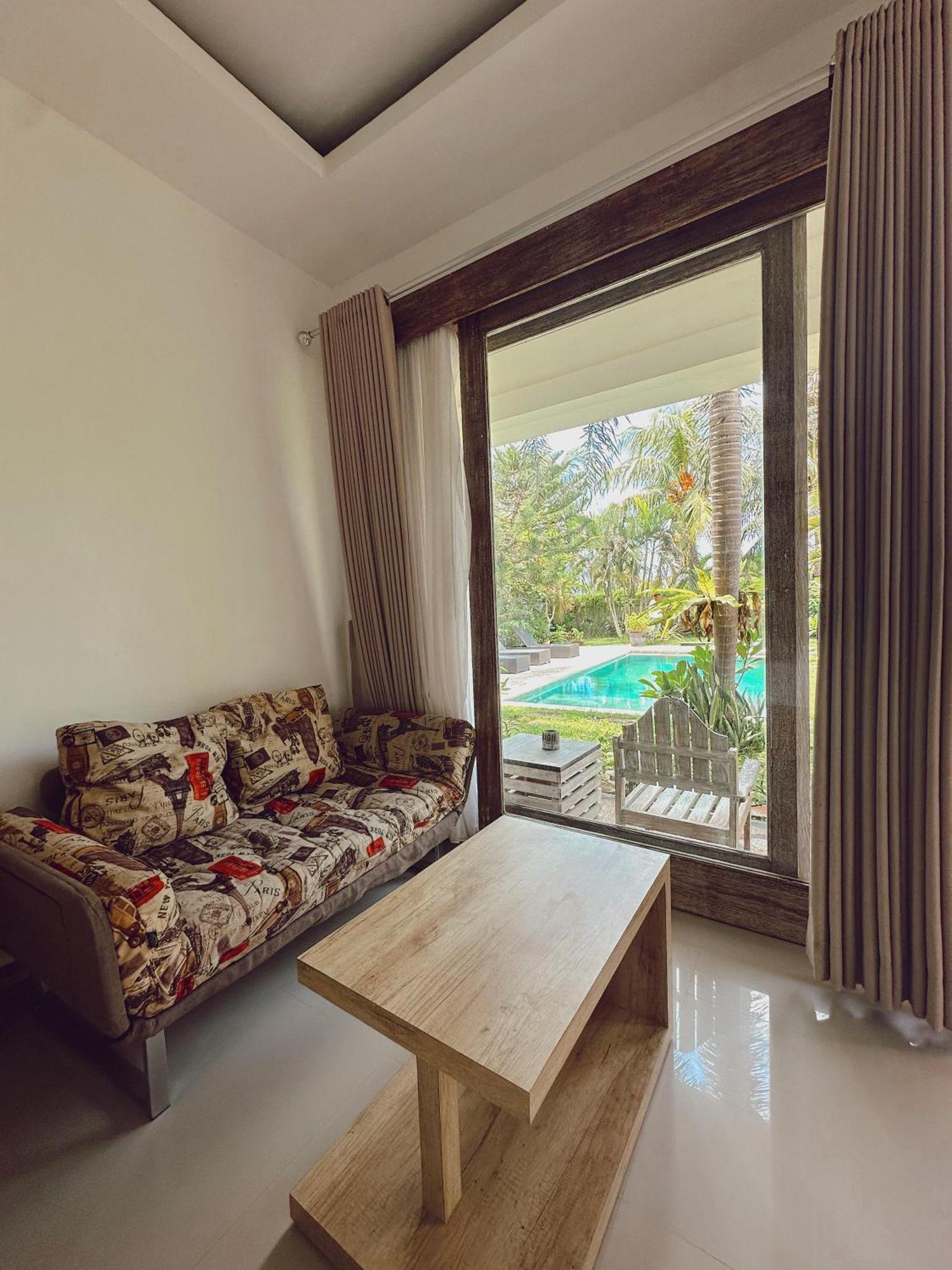 Hotel Hi5 Kuta à Kuta  Extérieur photo