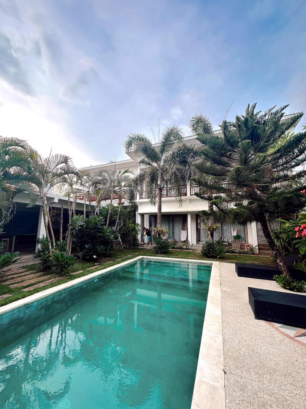 Hotel Hi5 Kuta à Kuta  Extérieur photo