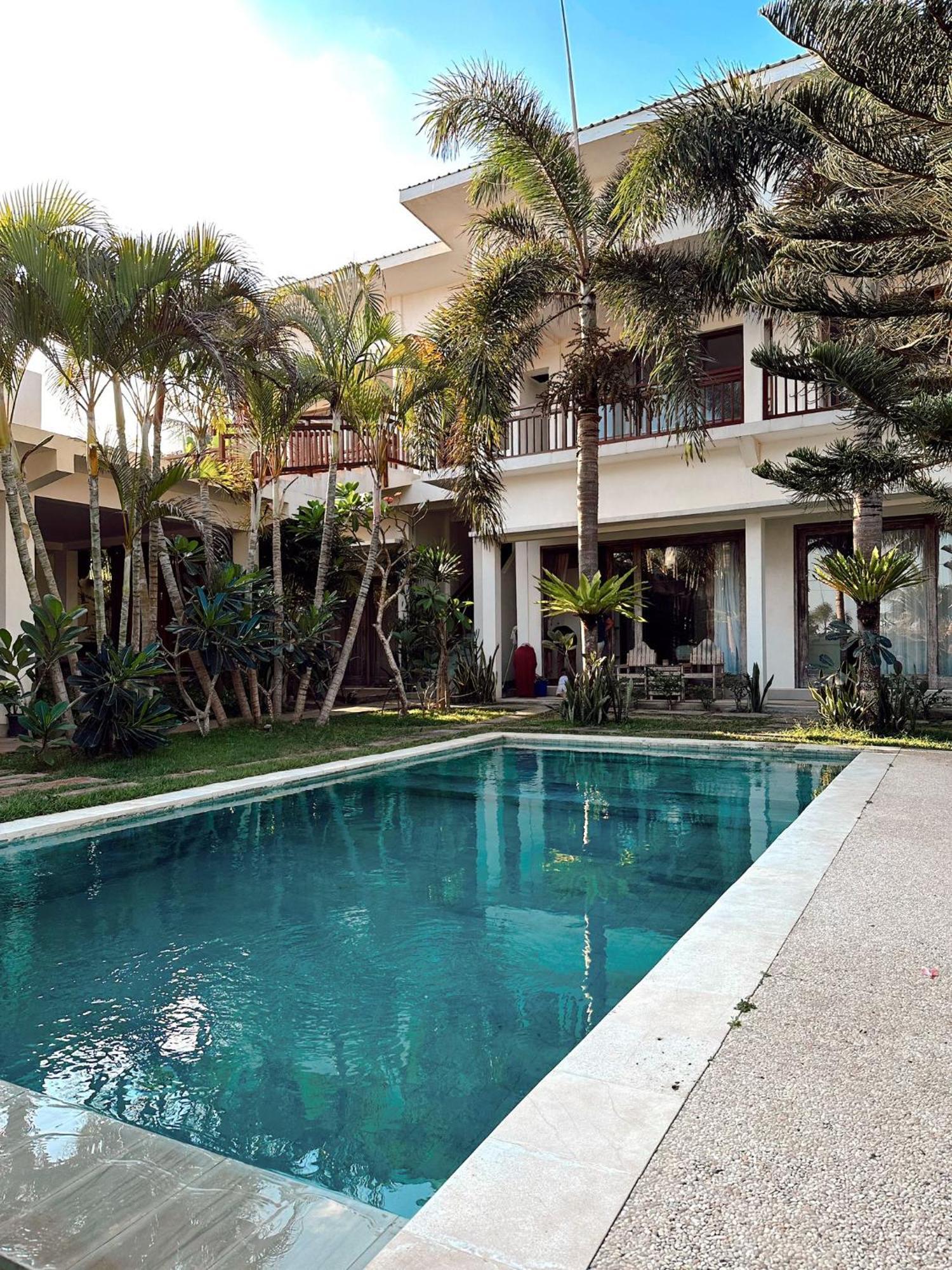 Hotel Hi5 Kuta à Kuta  Extérieur photo