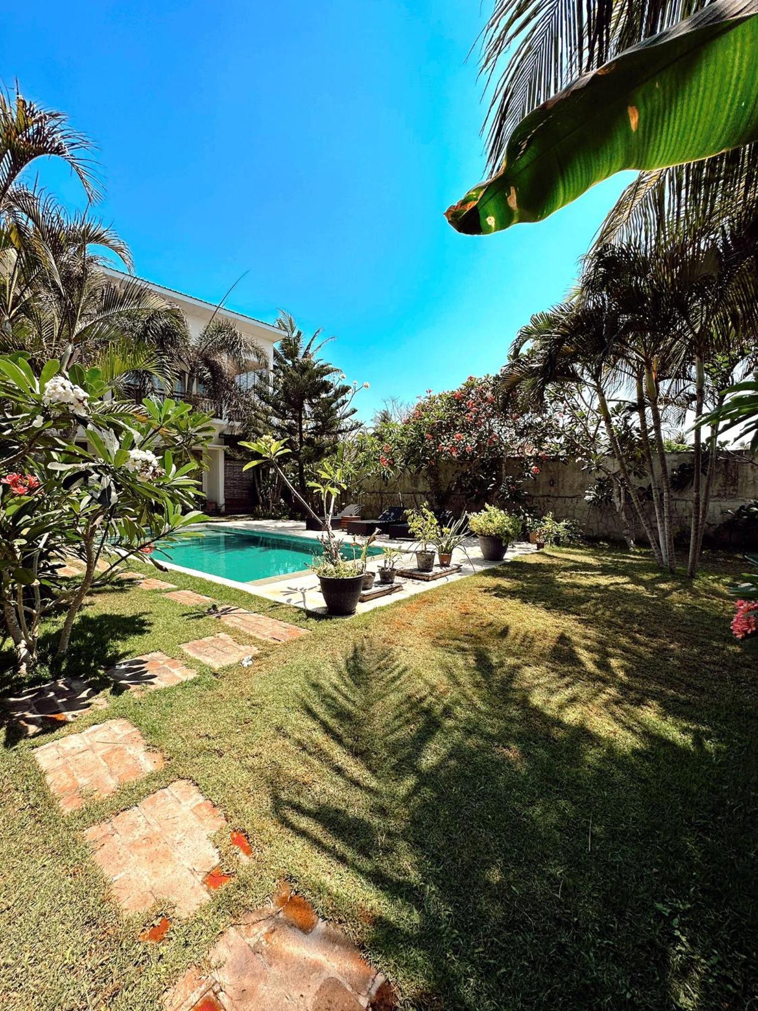 Hotel Hi5 Kuta à Kuta  Extérieur photo